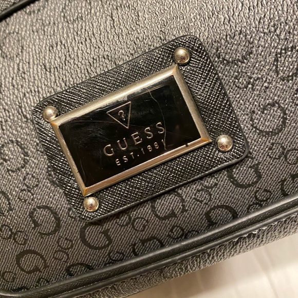 GUESS 🖤👜 purse - Picture 3 of 11